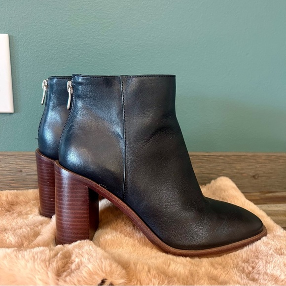 Antonio Melani Black Leather Ankle Booties Size 6 - Picture 1 of 8